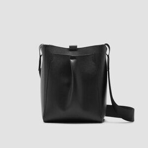Everlane The Mini Studio Bag in Black